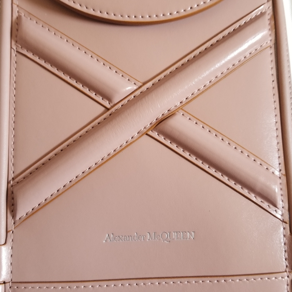 Alexander McQueen The Curve Leather Pouch Crossbody Bag Rose Gold … - Picture 7 of 10